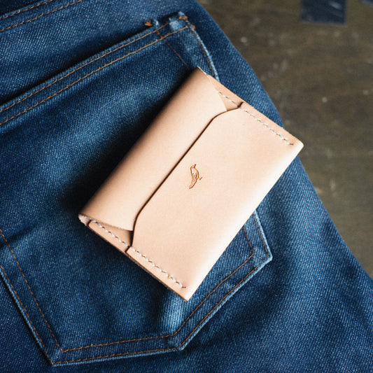 Closed Natural Pattern - Warden Wallet displayed on a jean.